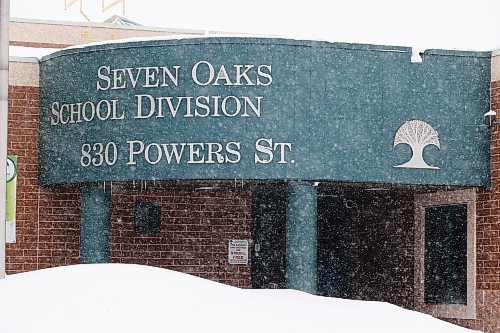 JOHN WOODS / WINNIPEG FREE PRESS
Seven Oaks School Division office on Powers photographed, Sunday, February 13, 2022. Seven Oaks plans on maintaining COVID mandates.

Re: Pindera