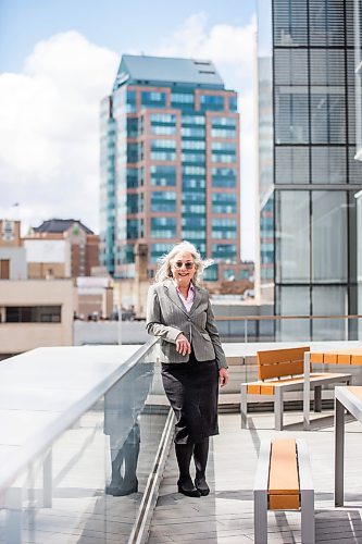 MIKAELA MACKENZIE / WINNIPEG FREE PRESS

Hazel Borys, newly announced director of planning, property and development at the City of Winnipeg, poses for a photo downtown in the Manitoba Hydro building in Winnipeg on Thursday, April 27, 2023. For Kevin story.

Winnipeg Free Press 2023.