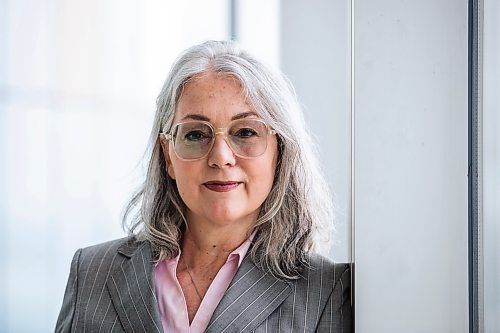 MIKAELA MACKENZIE / WINNIPEG FREE PRESS

Hazel Borys, newly announced director of planning, property and development at the City of Winnipeg, poses for a photo downtown in the Manitoba Hydro building in Winnipeg on Thursday, April 27, 2023. For Kevin story.

Winnipeg Free Press 2023.