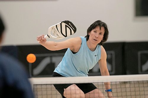 BROOK JONES / WINNIPEG FREE PRESS
Sandra Webber, who is an associate professor within the department of physical therapy at the College of Rehabilitation Sciences, Rady Faculty of Health Sciences at the University of Manitoba, is a pickleball enthusiast. Webber is a lead reseacher on the study title &quot;Physical Activity Intensity of Singles and Doubles Pickleball in Older Adults,&quot; which was published in the Journal of Aging and Physical Activity. The local associate professor was pictued playing pickleball at the Reh-Fit Centre in Winnipeg, Man., Monday, April 24, 2023.
