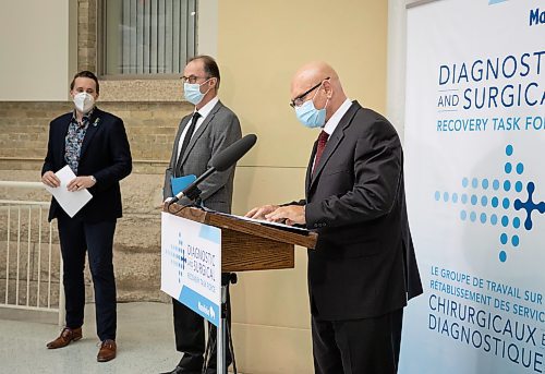 JESSICA LEE / WINNIPEG FREE PRESS

Dr. Kristjan Thompson, past president and current board chair of Doctors Manitoba (left); Dr. Peter MacDonald, chair, Diagnostic and Surgical Recovery Task Force steering committee (second from left); and David Matear, provincial executive director, Diagnostic and Surgical Recovery Task Force; give a press conference at the Health Sciences Centre on June 29, 2022. 

Reporter: Danielle Da Silva

