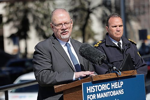 RUTH BONNEVILLE / WINNIPEG FREE PRESS 
Local - bail reform
Justice Minister Kelvin Goertzen announces enhanced bail and intensive supervision changes with Winnipeg Police Chief Danny Smyth, outside Woodsworth Building Monday. 
May 1st, 2023
