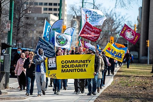 MIKAELA MACKENZIE / WINNIPEG FREE PRESS
 
Union activists march from the Union Centre to the Legislature on May Day in Winnipeg on Monday, May 1, 2023. One-third of PSAC members are currently still on strike.

Winnipeg Free Press 2023.