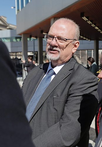 RUTH BONNEVILLE / WINNIPEG FREE PRESS 
Local - bail reform
Justice Minister Kelvin Goertzen announces enhanced bail and intensive supervision changes with Winnipeg Police Chief Danny Smyth, outside Woodsworth Building Monday. 
May 1st, 2023