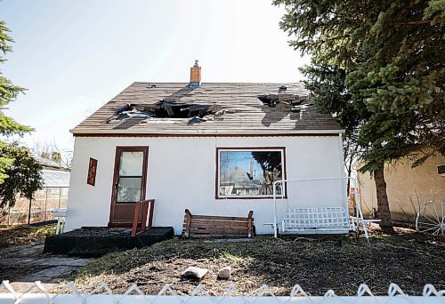 RUTH BONNEVILLE / WINNIPEG FREE PRESS 

Local - Vacant House Fire

On Sunday, April 30th, Wpg. Fire Paramedic Service responded to reports of a fire in a vacant, one-and-a-half storey house at 1434 Roy Ave..   

May 1st, 2023