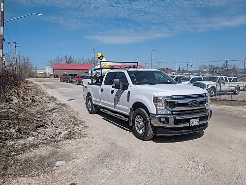 City crews will be spraying larvicide on standing water in ditches and low-lying areas to help control the mosquito population. (Chris Kitching / Winnipeg Free Press)
