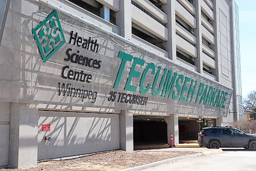 The Tecumseh parkade at 35 Tecumseh Street on the Health Sciences Centre campus. Pictured April 4, 2023 (Tyler Searle / Winnipeg Free Press)