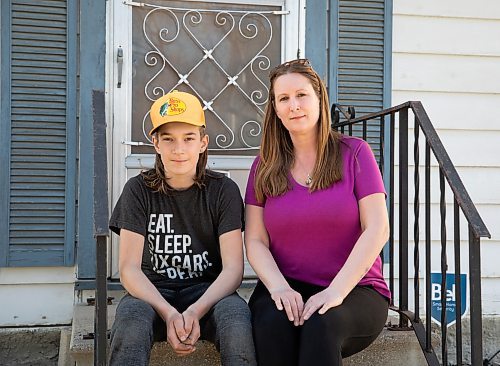 JESSICA LEE / WINNIPEG FREE PRESS

Jen Sjodin and son Dawson pose for a photo at their home May 4, 2023. Dawson&#x2019;s bike was stolen and they recovered the bike by stealing it back.

Reporter: Matthew