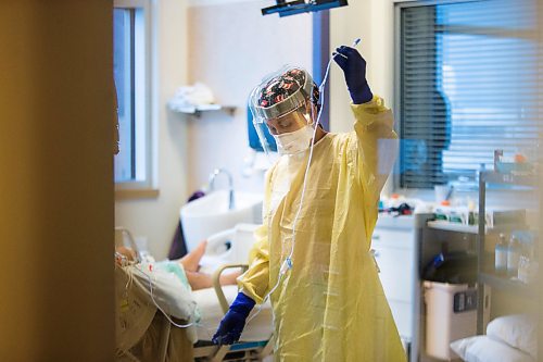 MIKAELA MACKENZIE / WINNIPEG FREE PRESS



A red (COVID-19 positive) intensive care unit at the Health Sciences Centre in Winnipeg on Tuesday, Dec. 8, 2020. 



Winnipeg Free Press 2020