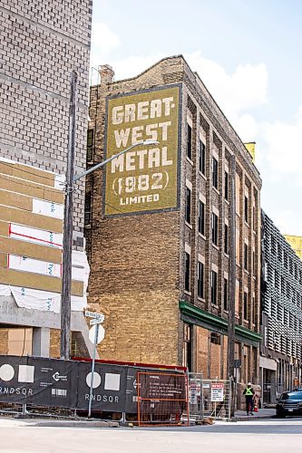 MIKAELA MACKENZIE / WINNIPEG FREE PRESS
 
The old Great West Metal building under construction at 90 Alexander Avenue in Winnipeg on Friday, May 5, 2023. For Josh story.

Winnipeg Free Press 2023.