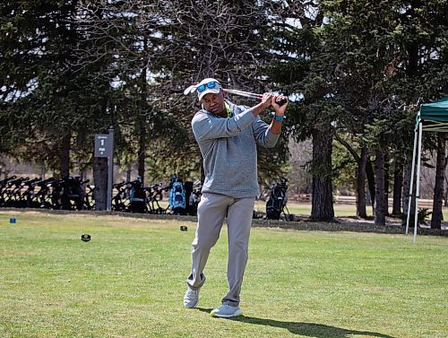 JESSICA LEE / WINNIPEG FREE PRESS

Mel Chambers practices his swing at Pine Ridge Golf Club May 5, 2023.

Reporter: Joshua Frey-Sam