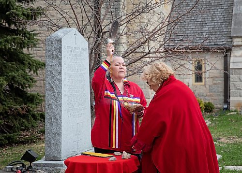 JESSICA LEE / WINNIPEG FREE PRESS

Elder Amanda Wallin (left) helps Paulette Duguay, President of National Union Metis Saint-Joseph of Manitoba, smudge before coronation service May 6, 2023 at St. John&#x2019;s Anglican Cathedral.

Reporter: Tyler Searle
