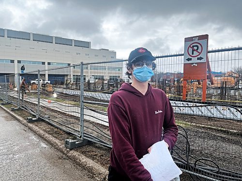 18-year-old Brandonite Justin Boutilier wears a mask as part of his job that is inside the Brandon Regional Health Centre. (Michele McDougall, The Brandon Sun) 