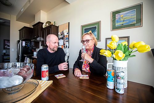 MIKAELA MACKENZIE / WINNIPEG FREE PRESS
 
Ben Sigurdson and his mom, Gail Cabana-Coldwell, taste test brunch drinks in Winnipeg on Tuesday, May 9, 2023. For Ben story.

Winnipeg Free Press 2023.