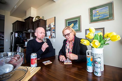 MIKAELA MACKENZIE / WINNIPEG FREE PRESS
 
Ben Sigurdson and his mom, Gail Cabana-Coldwell, taste test brunch drinks in Winnipeg on Tuesday, May 9, 2023. For Ben story.

Winnipeg Free Press 2023.