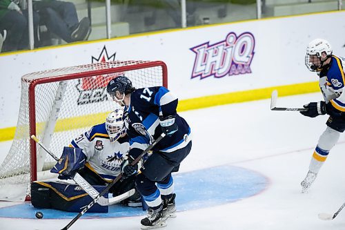 BROOK JONES / WINNIPEG FREE PRESS
The Steinbach Pistons face the Collingwood Blues in Centennial Cup action at Stride Place in Portage la Prairie, Man., Thursday, May 11, 2023.. The 51st edition of Canada's National Junior A Championship runs May 11 to 21. Pictured: Pistons forward Dawson Milliken looks for the rebound after Blues goalie Noah Pak stops his shot during first period action. 