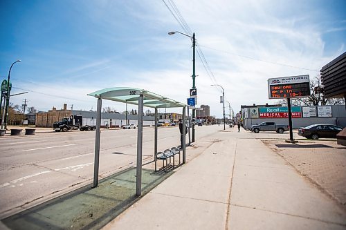 MIKAELA MACKENZIE / WINNIPEG FREE PRESS
 
The area at Main Street and Stella Avenue, where an injured male was found and later pronounced deceased in hospital, in Winnipeg on Thursday, May 11, 2023. For Erik story.

Winnipeg Free Press 2023.