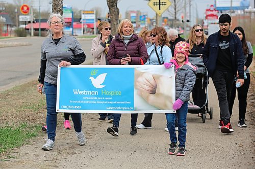 Members of the Westman Hospice Association take part in a walk on Saturday morning in Brandon to raise awareness for their organization and to cap off National Hospice Palliative Care Week. Westman Hospice is still working towards establishing its own stand-alone hospice house in or around Brandon. For more information on the services Westman Hospice currently provides visit westmanhospice.ca. (Kyle Darbyson/The Brandon Sun)