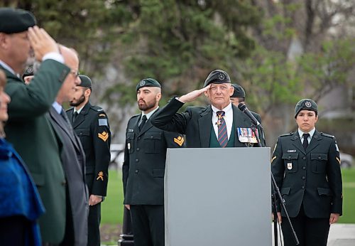 JESSICA LEE / WINNIPEG FREE PRESS

Members of Royal Winnipeg Rifles are photographed May 13, 2023 at Vimy Ridge Memorial Park honouring William Nassau Kennedy, a former commanding officer of the Royal Winnipeg Rifles and the second mayor of Winnipeg. 

Stand up