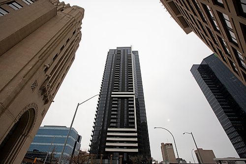 BROOK JONES / WINNIPEG FREE PRESS
Apartments pictued at 300 Main Street (middle) in Winnipeg, Man., Friday, May 12, 2023. 