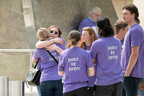 BROOK JONES / WINNIPEG FREE PRESS
Family and friends of Jordyn Reimer, who was killed by a drunk driver last spring, gather outside the Law Courts building in Winnipeg, Man., Monday, May 15, 2023. 