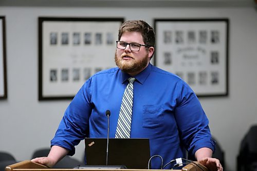 City of Brandon traffic and transportation planner Sam van Huizen updates Brandon City Council Monday evening on speed limit changes coming to the Riverheights and Parkdale neighbourhoods on June 1 and on Princess Avenue East and around Rideau Park on July 1. (Colin Slark/The Brandon Sun) 