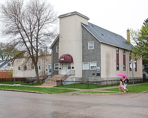 Mike Deal / Winnipeg Free Press
Then/Now
360 McKenzie Street
230517 - Wednesday, May 17, 2023.