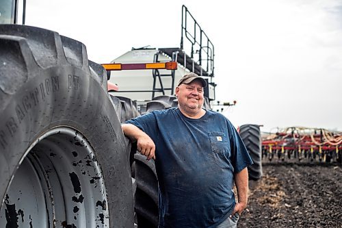 MIKAELA MACKENZIE / WINNIPEG FREE PRESS
 
Rob Harms takes a break from seeding wheat in one of his fields near Snowflake, Manitoba on Wednesday, May 17, 2023. For Al Small story.

Winnipeg Free Press 2023.