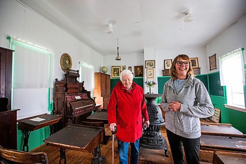 MIKAELA MACKENZIE / WINNIPEG FREE PRESS
 
Joan Wheeler (left) and Joyce Falk pose for a photo in Star Mound School near Snowflake, Manitoba on Wednesday, May 17, 2023. For Al Small story.

Winnipeg Free Press 2023.