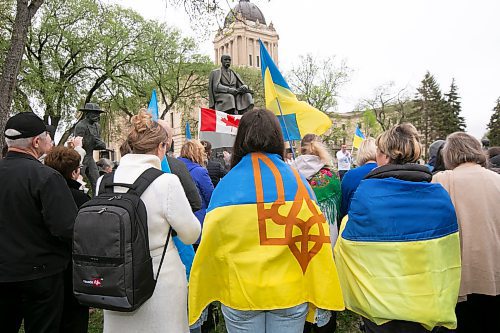 BROOK JONES / WINNIPEG FREE PRESS
Nearly 200 Ukrainians and their supporters gather on the grounds of the Manitoba Legislative Building in Winnipeg, Man., Thursday, May 19, 2023 for Vyshyvanka Day. The annual international holiday is celebrated on the third Thursday of May and is designed to preserve the age-old folk traditions of Ukrainian national clothing, particulary its embroidered clothing.