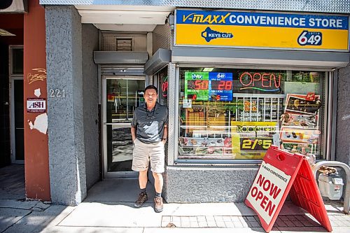 MIKAELA MACKENZIE / WINNIPEG FREE PRESS
 
Young Na, owner of V-Maxx Convenience Store, poses for a photo outside of his corner store on Friday, May 19, 2023. Prices have climbed too high &#x460;both for purchasing goods to sell, and for consumers &#x460;according to Young, but he&#x573; still planning on keeping his doors open. For Gabby story.

Winnipeg Free Press 2023.