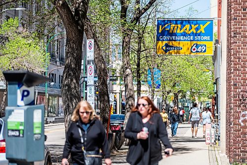 MIKAELA MACKENZIE / WINNIPEG FREE PRESS
 
V-Maxx Convenience Store on Vaughan Street on Friday, May 19, 2023. For Gabby story.

Winnipeg Free Press 2023.