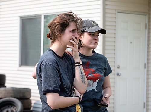 JESSICA LEE / WINNIPEG FREE PRESS

Kay Penner (left) looks at the damage of her Quail Ridge Apartments home while her sister Tallia comforts her May 20, 2023. The apartment caught on fire the day before and around 200 residents were displaced.

Reporter: Tyler Searle