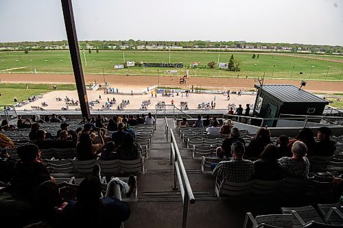 Mike Sudoma/Winnipeg Free Press
Spectators watch as the Indian Horse Relay race takes place at the Assiniboia Downs Monday afternoon
May 22, 2023