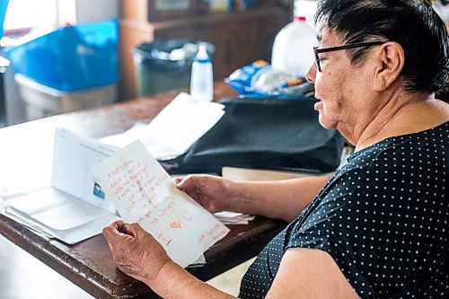 MIKAELA MACKENZIE / WINNIPEG FREE PRESS
 
 Janet Bruyere, grandmother of Fonassa Bruyere (whose body was discovered in a field northwest Winnipeg in 2007), looks at a poem Fonassa wrote on Tuesday, May 23, 2023. For Shelley story.

Winnipeg Free Press 2023.