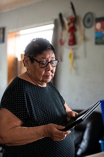 MIKAELA MACKENZIE / WINNIPEG FREE PRESS
 
 Janet Bruyere, grandmother of Fonassa Bruyere (whose body was discovered in a field northwest Winnipeg in 2007), poses for a portrait with a photo of Fonassa in her home on Sagkeeng First Nation on Tuesday, May 23, 2023. For Shelley story.

Winnipeg Free Press 2023.