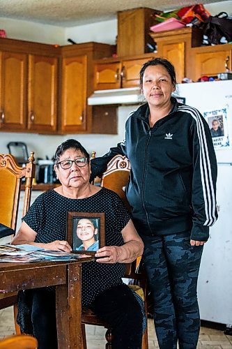 MIKAELA MACKENZIE / WINNIPEG FREE PRESS
 
 Janet Bruyere, grandmother of Fonassa Bruyere (whose body was discovered in a field northwest Winnipeg in 2007), poses for a photo with granddaughter Crystal McLean in her home on Sagkeeng First Nation on Tuesday, May 23, 2023. For Shelley story.

Winnipeg Free Press 2023.