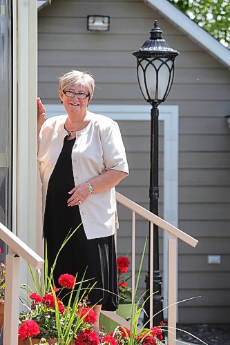RUTH BONNEVILLE / WINNIPEG FREE PRESS 

 BIZ - barbara bowes retiring 

Portrait of long-time HR columnist with the Free Press, Barbara Bowes, enjoying the transition from business to retiring into more home life, taken at her home Friday. 


May 26th, 2023