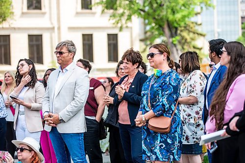 MIKAELA MACKENZIE / WINNIPEG FREE PRESS
 
MLA Kevin Klein, MLA Janice Morley-Lecomte, and premier Heather Stefanson attend the first Pride flag raising outside of the Manitoba Legislative Building (in Memorial Park) on Friday, May 26, 2023.  For Danielle da Silva story.

Winnipeg Free Press 2023.