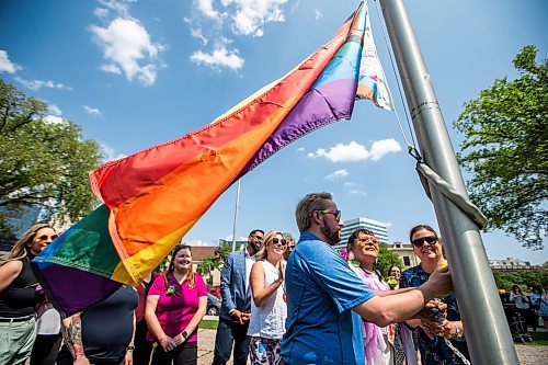 MIKAELA MACKENZIE / WINNIPEG FREE PRESS
 
Pride Winnipeg president Barry Karlenzig (left), Kookum Gayle Pruden, and premier Heather Stefanson raise the Pride flag outside of the Manitoba Legislative Building (in Memorial Park) on Friday, May 26, 2023.  For Danielle da Silva story.

Winnipeg Free Press 2023.