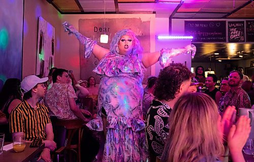 JESSICA LEE / WINNIPEG FREE PRESS

Cake performs at a drag brunch at The Tallest Poppy May 27, 2023 to celebrate Pride Month.

Stand up