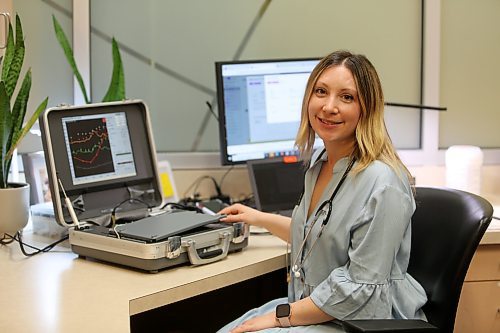 Allison Clee, Hearing Instrument Specialist with Hear Canada, uses a measurement system for hearing aids, to ensure the aid is set correctly for a patient in Brandon's Towne Centre on Tuesday. (Michele McDougall/The Brandon Sun)