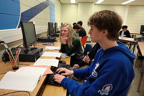 Students from Vincent Massey High School, cole secondaire Neelin High School, Crocus Plains Regional Secondary School and Virden Collegiate Institute participated in a computer science competition at Brandon University on Wednesday. (Colin Slark/The Brandon Sun)