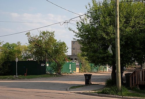 JESSICA LEE / WINNIPEG FREE PRESS

A car can be seen in a junkyard May 31, 2023 in Point Douglas.

Reporter: Julia-Simone Rutgers