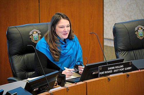 MIKE DEAL / WINNIPEG FREE PRESS
Sherri Rollins chairperson of the standing policy committee on property and development during a meeting Monday morning which will be dealing with the proposal to charge owners of vacant buildings for fire response to their properties.
See Joyanne Pursaga story
230109 - Monday, January 09, 2023.