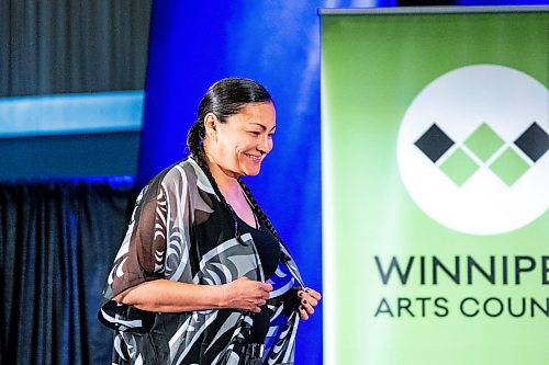 MIKAELA MACKENZIE / WINNIPEG FREE PRESS

Making a Mark Award winner Rosanna Deerchild comes up to the stage at the Mayor's Luncheon for the Arts at the RBC Convention Centre on Thursday, June 1, 2023. For Al Small story.
Winnipeg Free Press 2023