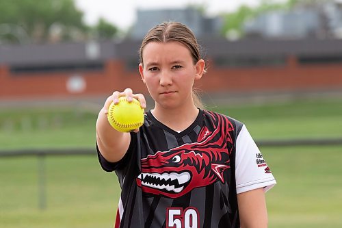 BROOK JONES / WINNIPEG FREE PRESS
The Manitoba High Schools Athletic Association Provincial Girls Fastpitch Championships take place in Ile des Ch&#xea;nes, Man., Friday, June 2 and Saturday, June 3, 2023. Pictured: Coll&#xe8;ge B&#xe9;liveau Barracudas pitcher Megan Johnston focuses as she practices her pitch at a ball diamond next to the local high school on the afternoon of Thursday, June 1, 2023. 