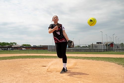 BROOK JONES / WINNIPEG FREE PRESS
The Manitoba High Schools Athletic Association Provincial Girls Fastpitch Championships take place in Ile des Ch&#xea;nes, Man., Friday, June 2 and Saturday, June 3, 2023. Pictured: Coll&#xe8;ge B&#xe9;liveau Barracudas pitcher Megan Johnston practices on the ball diamond next to the local high school on the afternoon of Thursday, June 1, 2023.