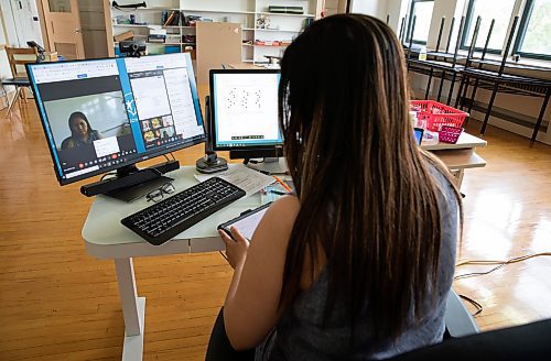 JESSICA LEE / WINNIPEG FREE PRESS

Winnipeg School Division&#x2019;s Virtual School teacher Lilibeth Remonte, who teaches Math and Science, is photographed June 2, 2023 at the Adolescent Parent Centre.

Reporter: Maggie Macintosh