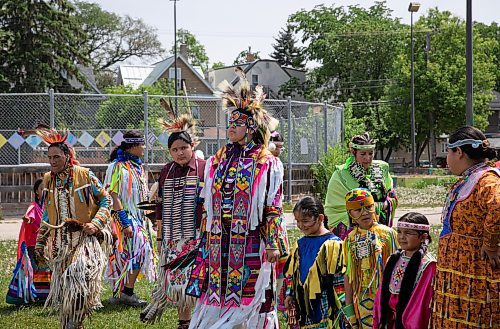 JESSICA LEE / WINNIPEG FREE PRESS

Community members gather during the grand entrance of a pow wow celebrating the five year anniversary of West Broadway Bear Clan at West Broadway Neighbourhood Centre June 3, 2023.

Reporter: Malak Abas